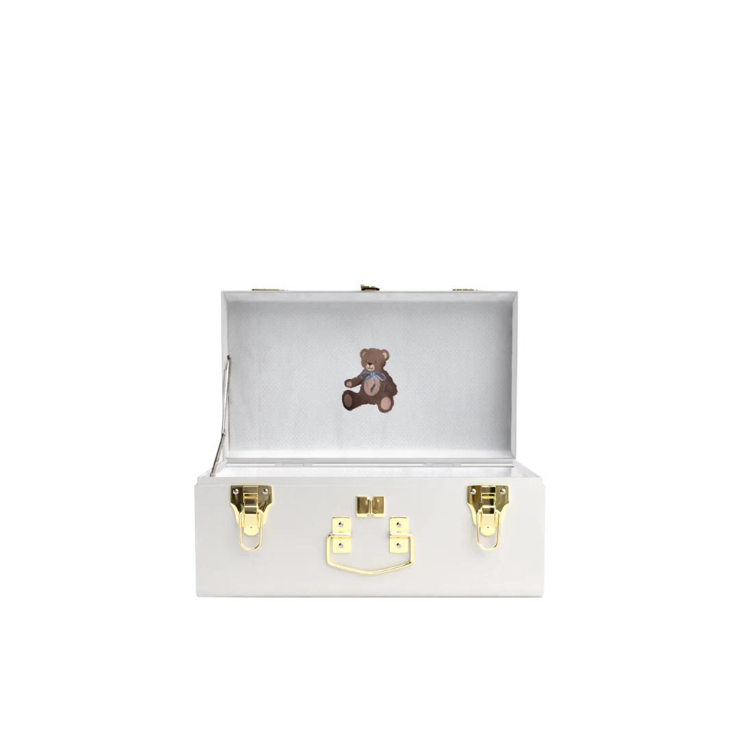 Bear Hugs Trunk - Image 15