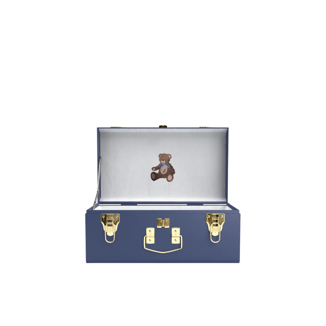 Bear Hugs Trunk - Image 23