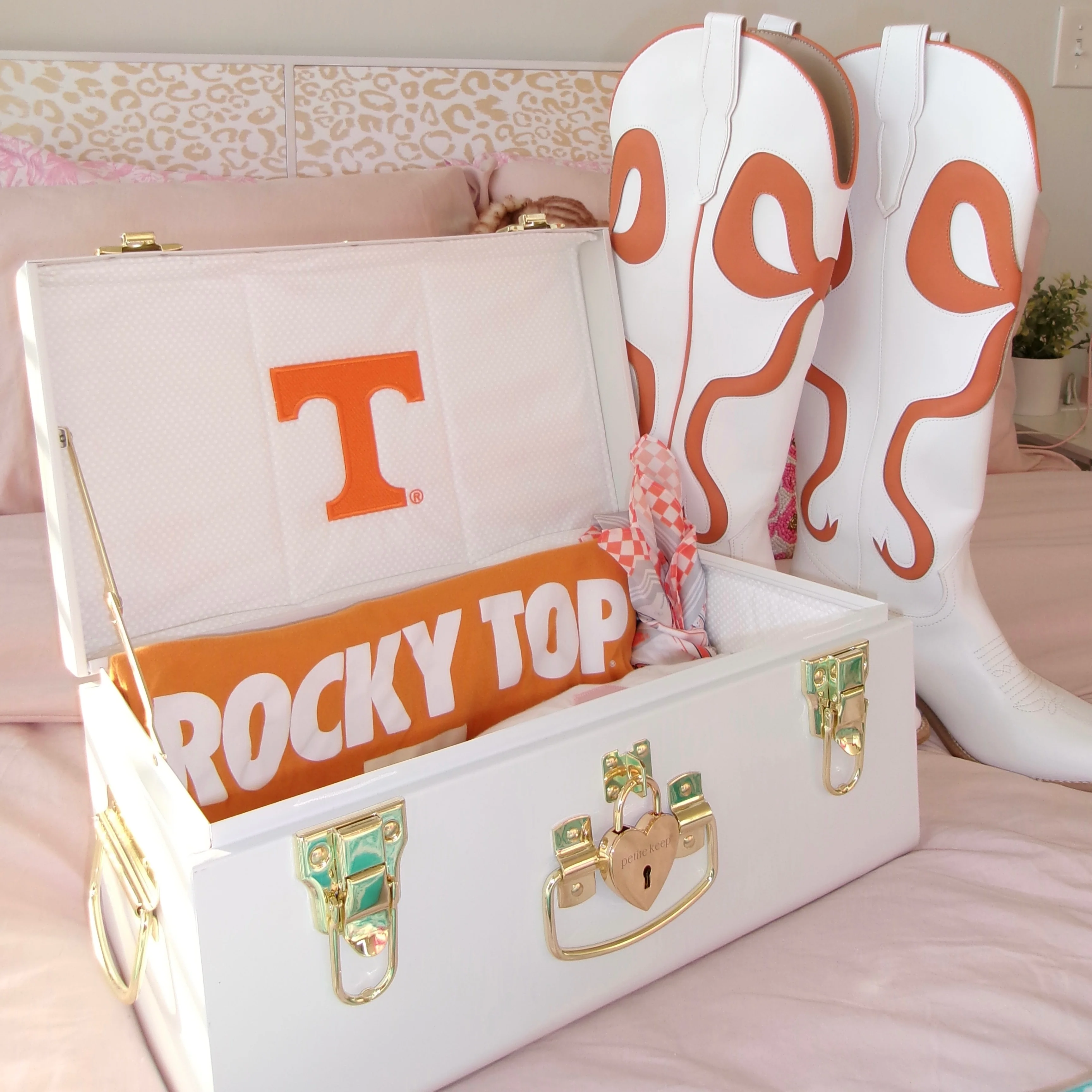 University of Tennessee® Trunk - Image 4